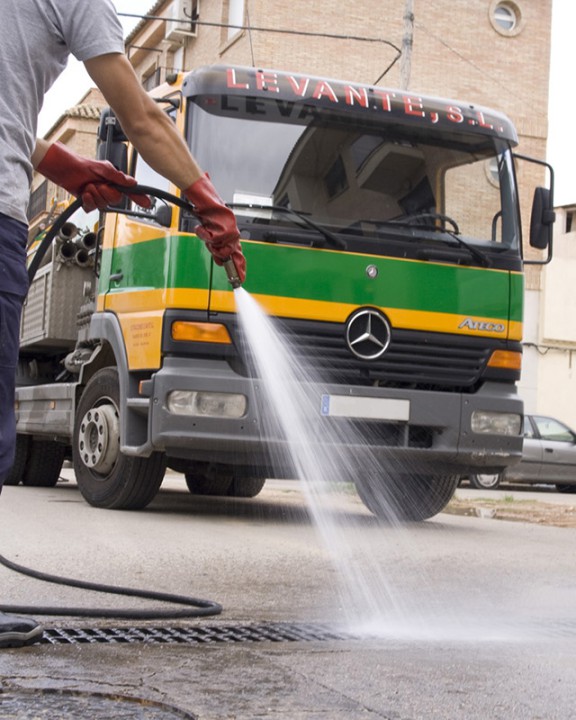 Extracciones Levante | Baldeo de calles, la salud de tu ciudad