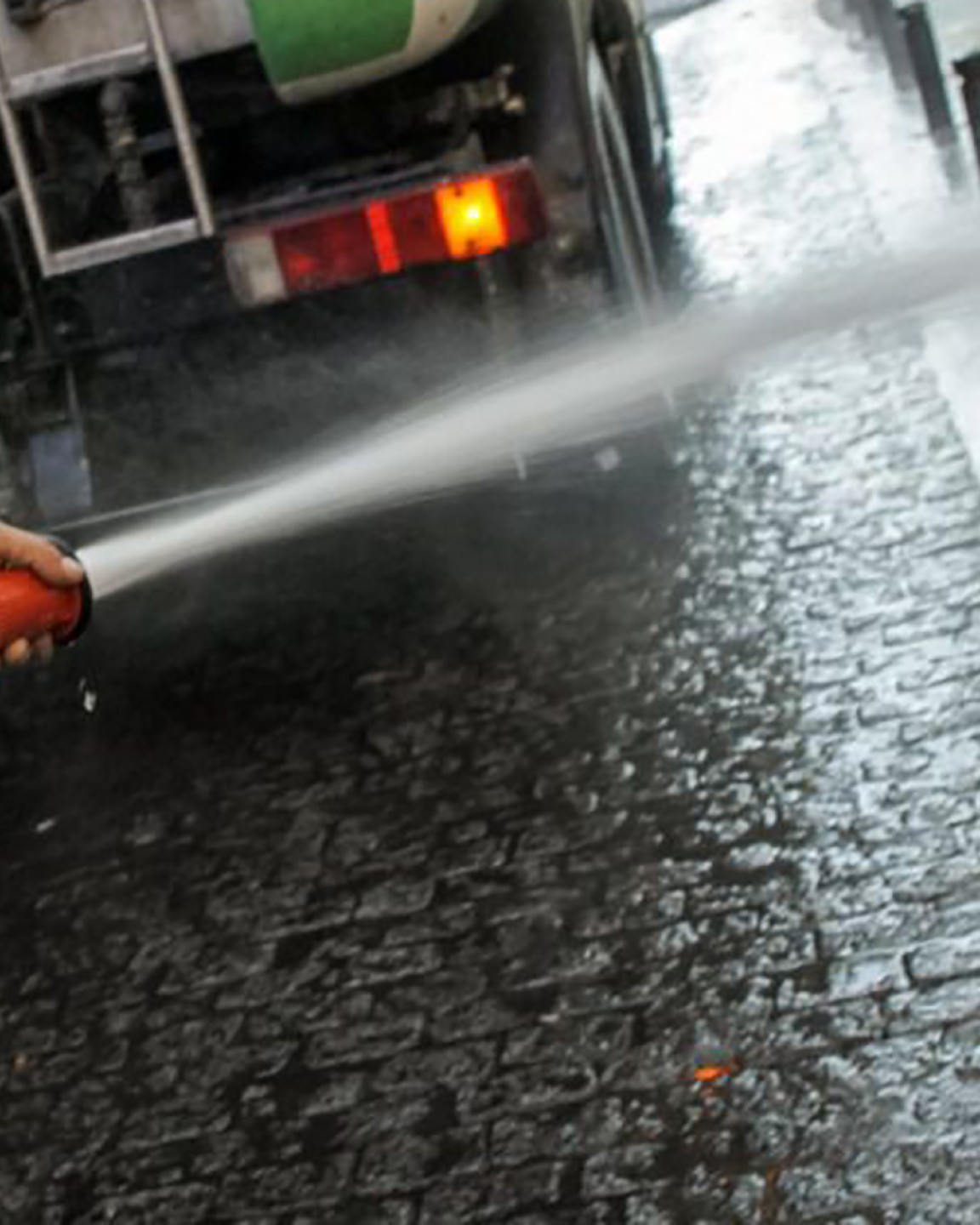 Extracciones Levante. Baldeo de calles, limpiamos tu ciudad